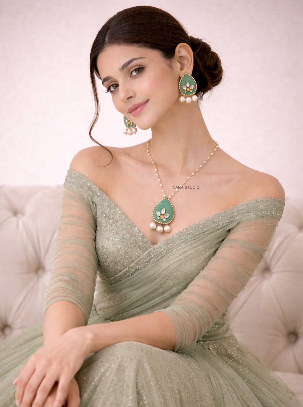 GREEN FABRIC TEARDROP KUNDAN NECKLACE SET WITH PEARL DROP