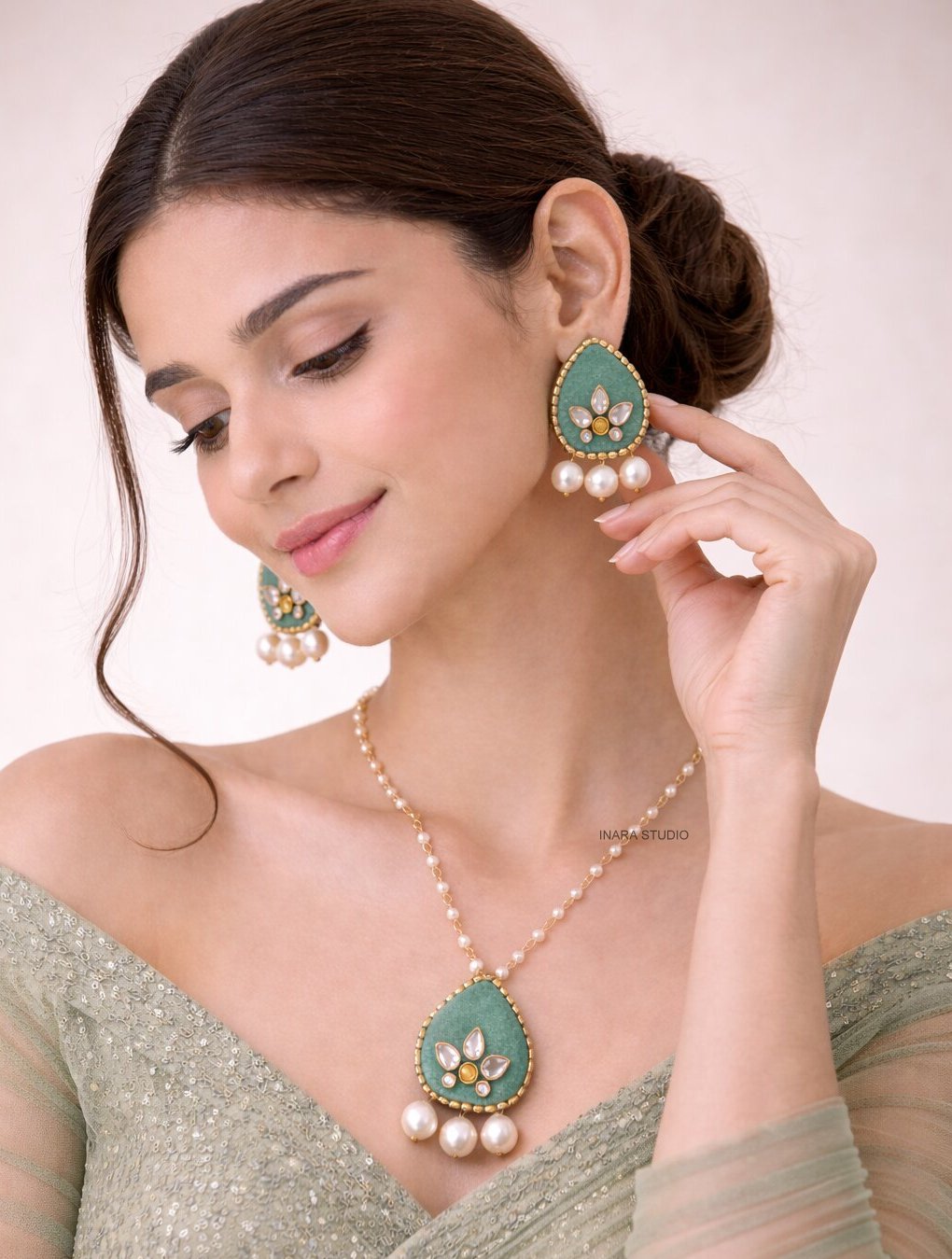 GREEN FABRIC TEARDROP KUNDAN NECKLACE SET WITH PEARL DROP